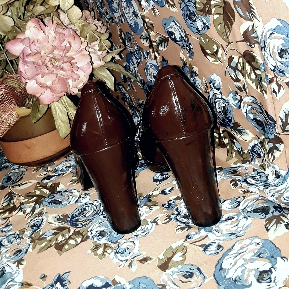 Brown High Heel Shoes - Picture 4 of 8